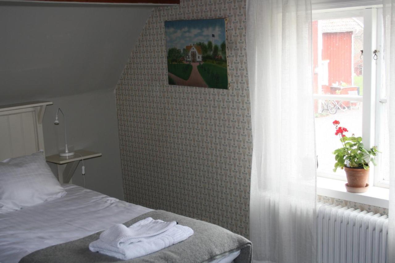 Appartement Ladugardens Pub & Sal à Enhorna Extérieur photo