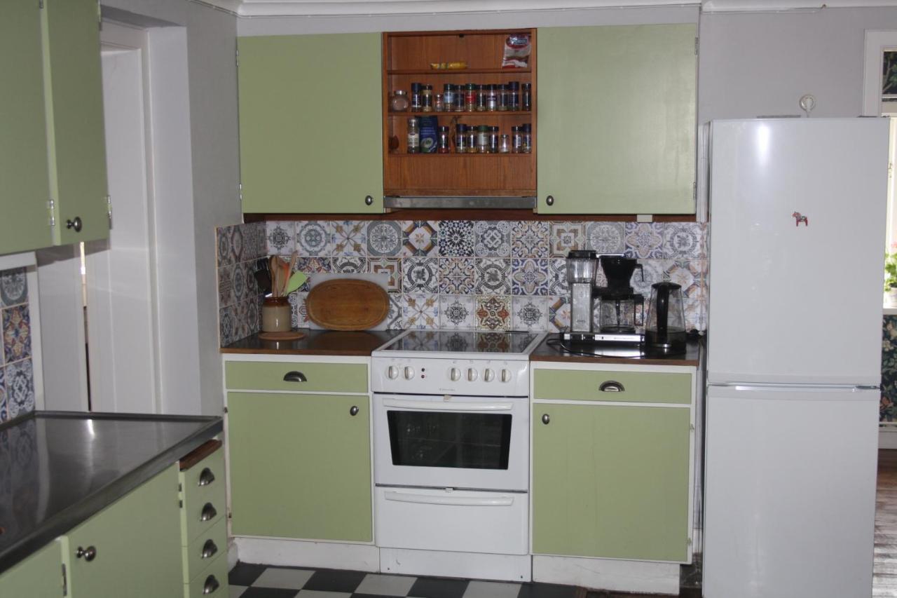 Appartement Ladugardens Pub & Sal à Enhorna Extérieur photo