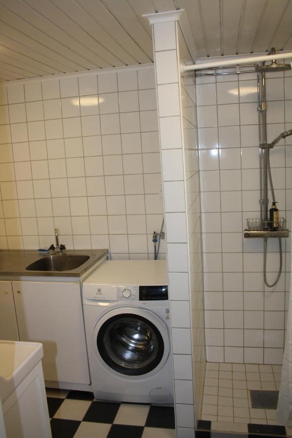 Appartement Ladugardens Pub & Sal à Enhorna Extérieur photo