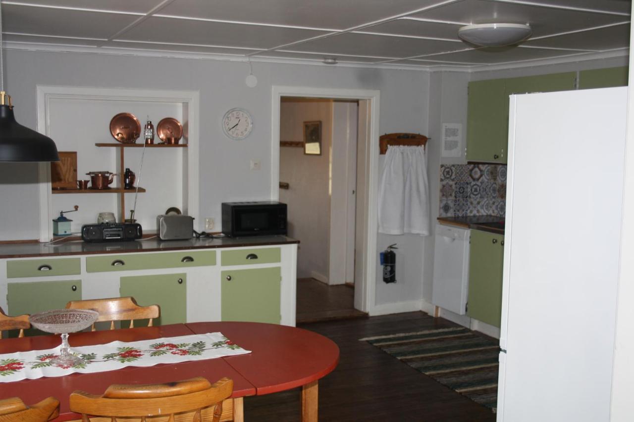 Appartement Ladugardens Pub & Sal à Enhorna Extérieur photo