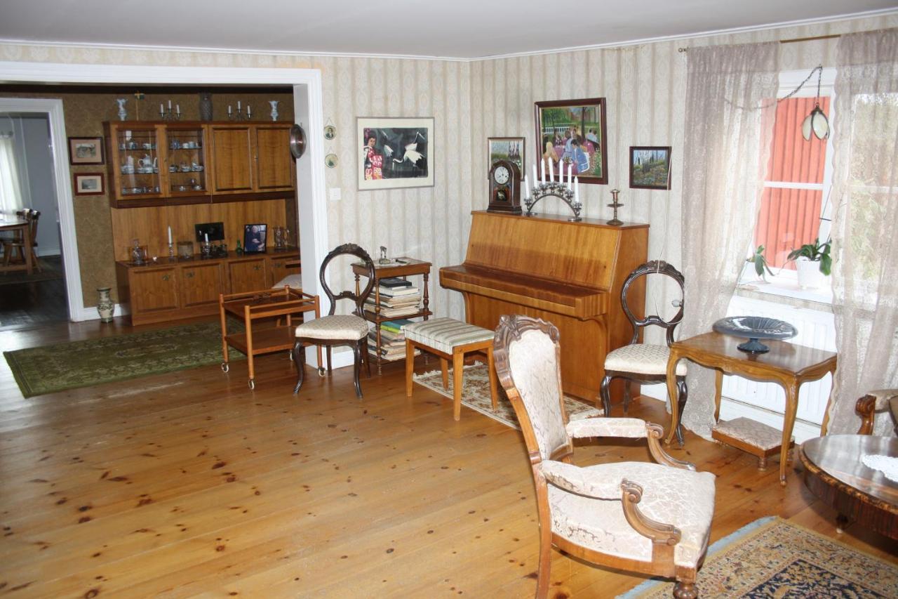 Appartement Ladugardens Pub & Sal à Enhorna Extérieur photo