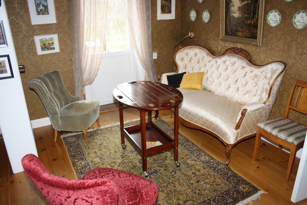 Appartement Ladugardens Pub & Sal à Enhorna Extérieur photo