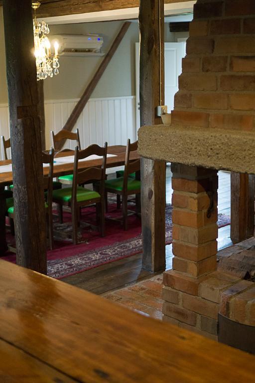Appartement Ladugardens Pub & Sal à Enhorna Extérieur photo